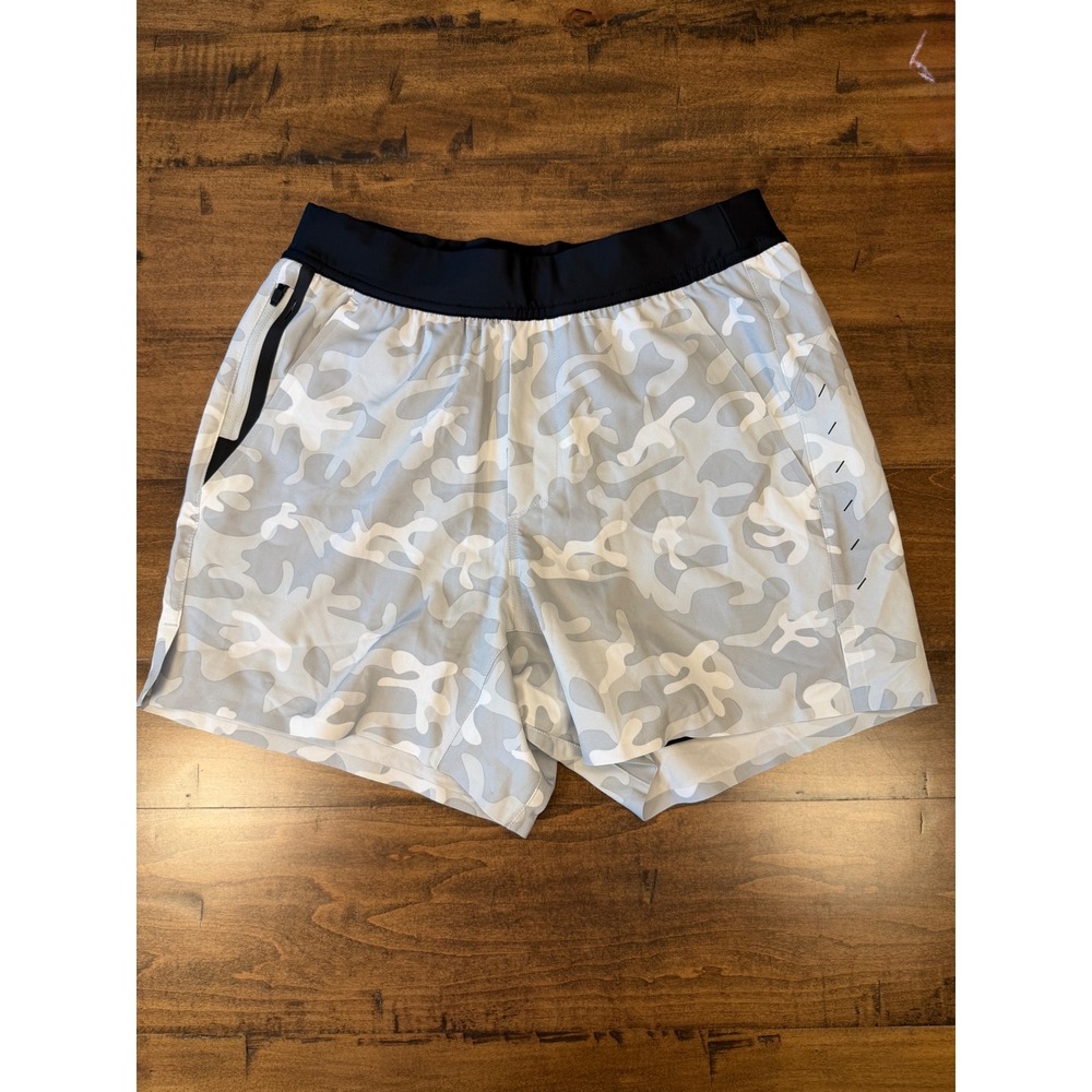 Ten Thousand The Interval Short Mens Small Gray Camo Lined Training